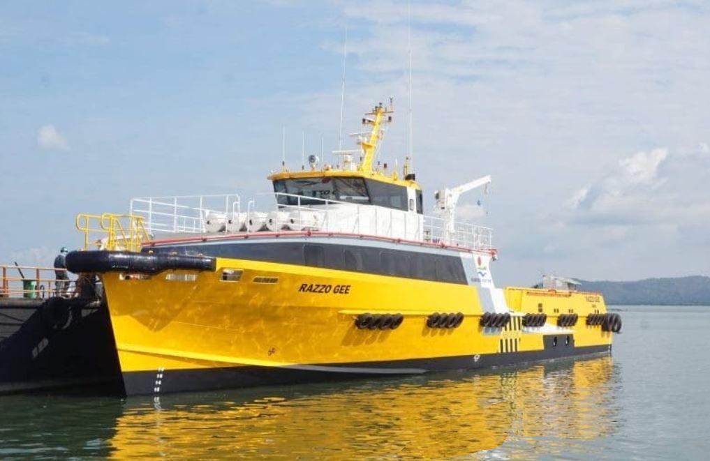 Equipement Défenses de Vedettes Ocean 3 - Crew Boat Pétrole Razzo Gee 